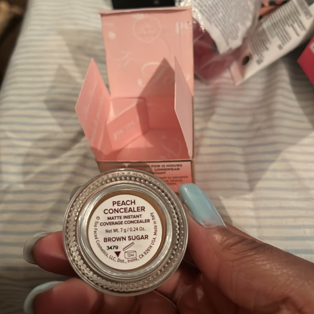 Brand new Too Faced concealer - Picture 4 of 8